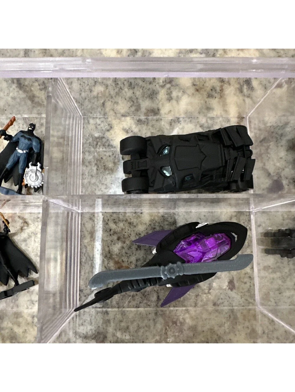 4x Hot Wheels Batman Vehicles & 4x Batman Mini Figures + Display Case